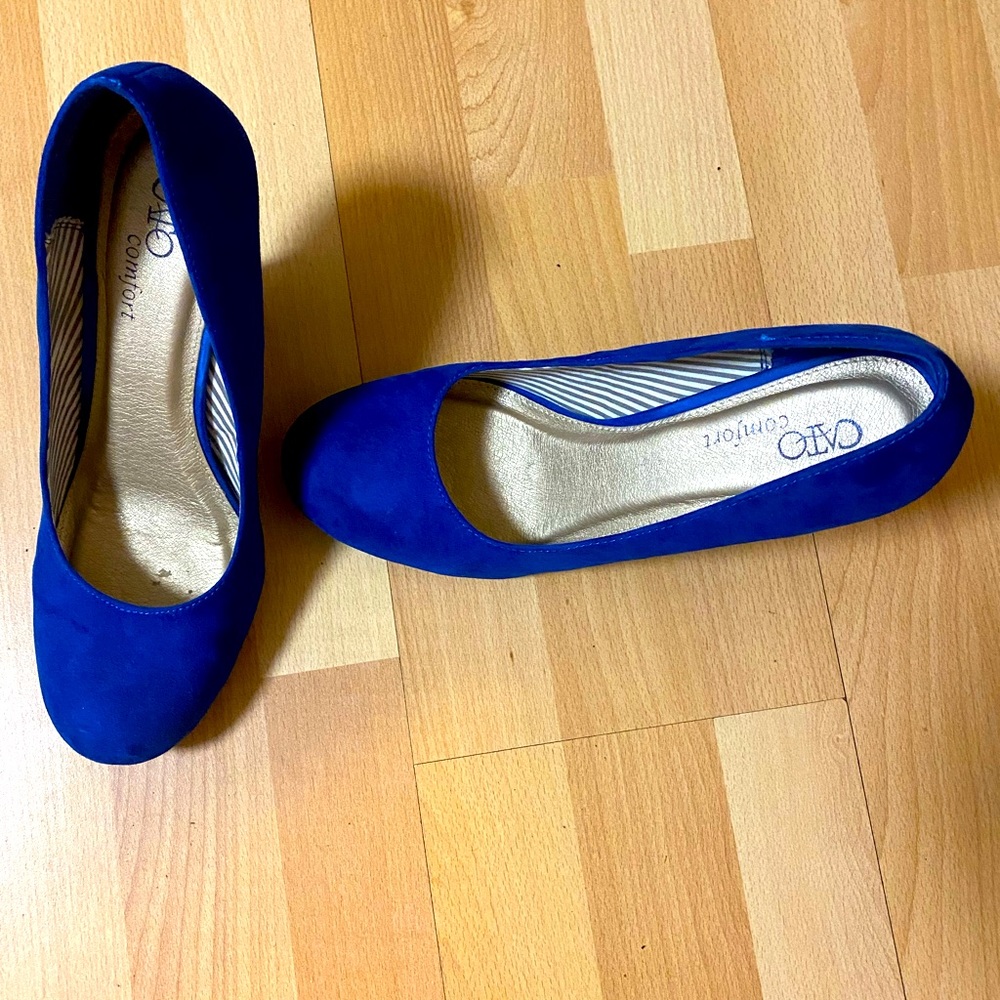 Ladies Royal Blue Wedges size 10 SuperCute👠$17.